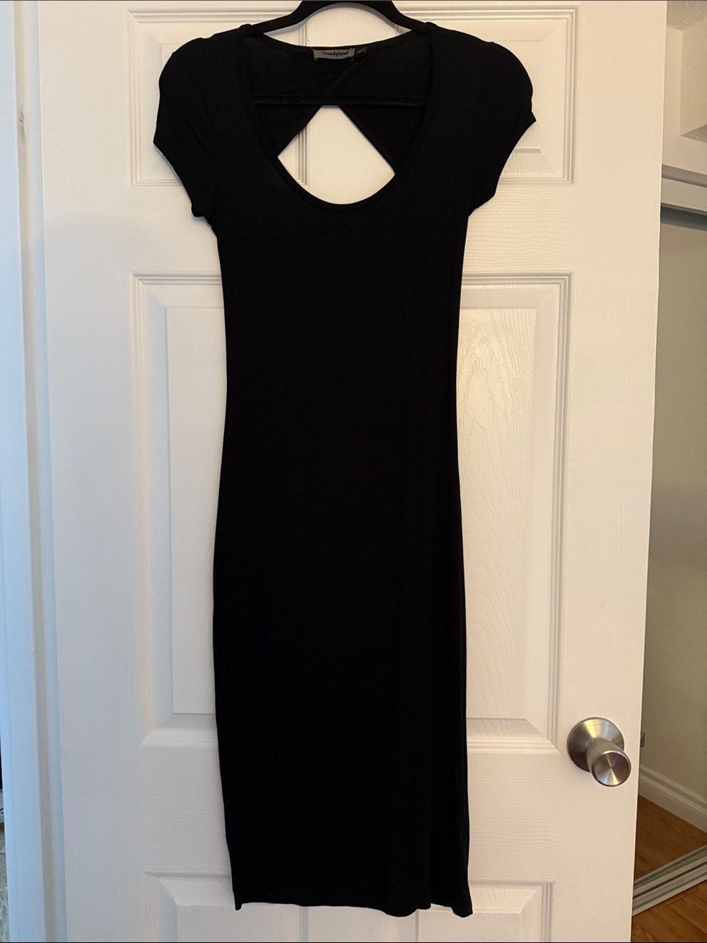Women's Black Cap Sleeve Midi Dress